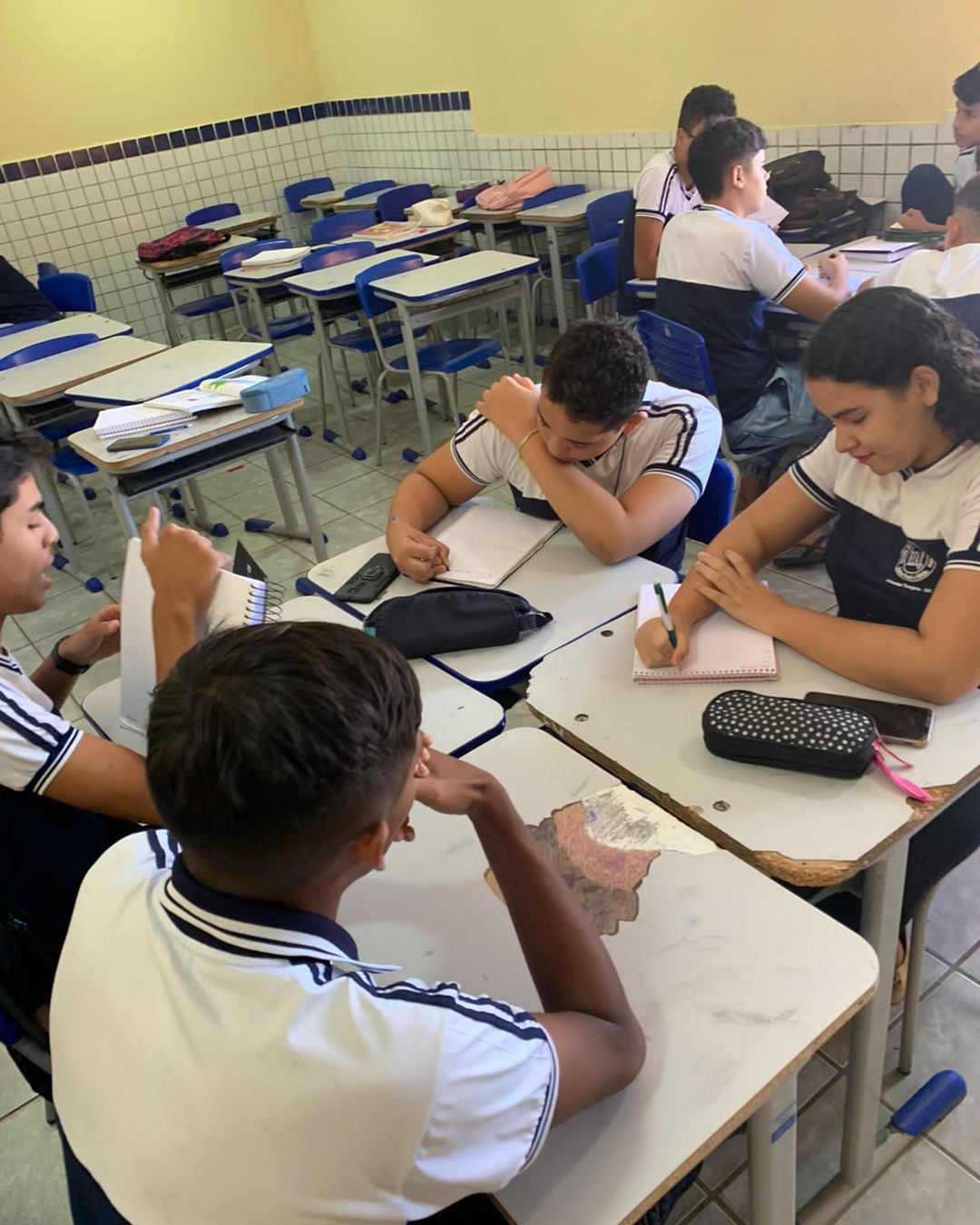 PROGRAMA SAÚDE NA ESCOLA É REALZIADO NA ESCOLA ESTADUAL OTONIEL TOMAZ DE ALMEIDA
