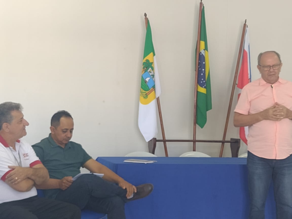 MESSIAS TARGINO PARTICIPA DE RENUIÃO DO COMITÊ GESTOR TERRITORIAL DA BONINOCULURA DE LEITE EM JANDUÍS