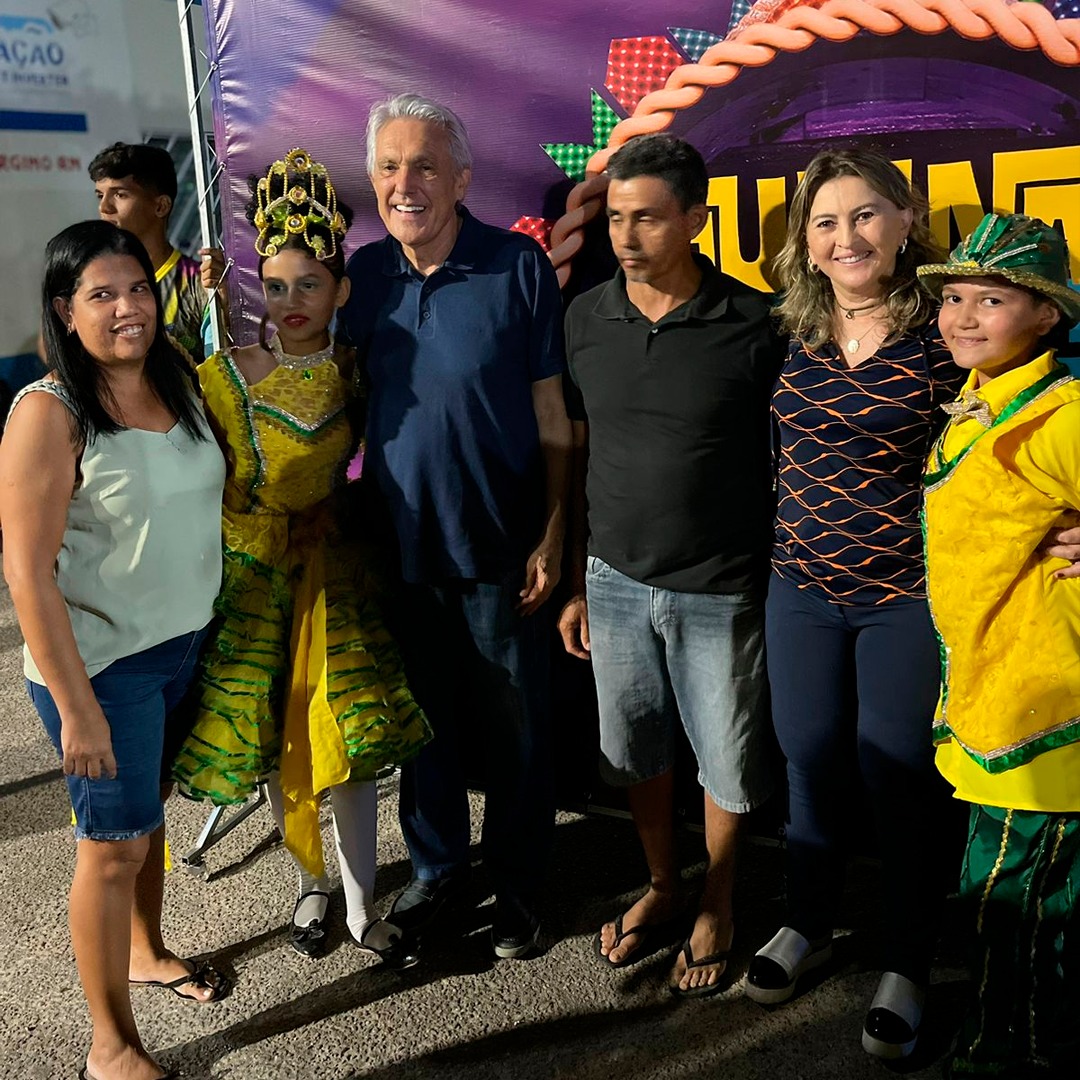 PREFEITURA REALIZA FEIRA DO EMPREENDEDOR COM APRESENTAÇÃO DA JUNINA BALANÇA SAIA