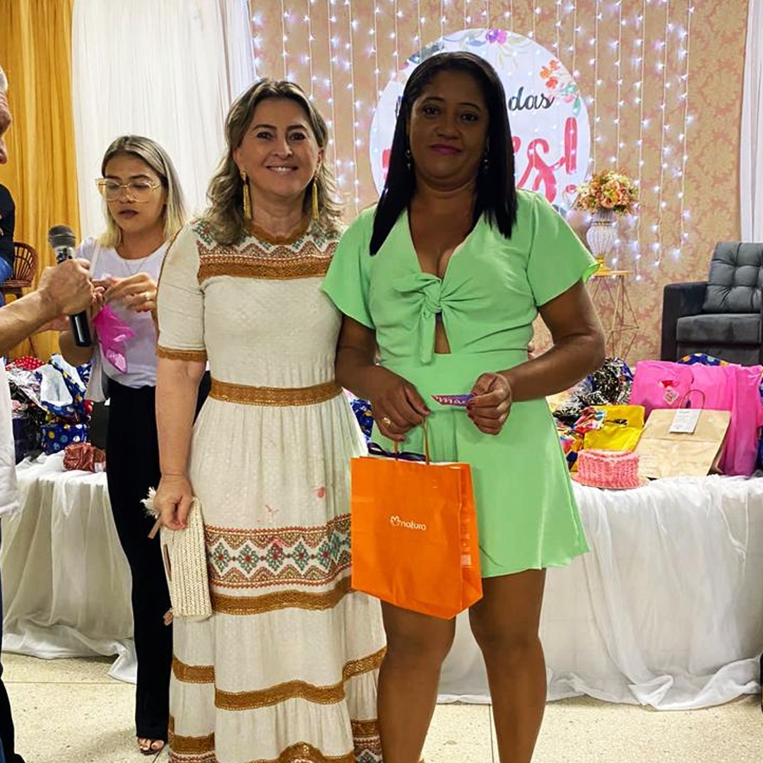 ESCOLA MUNICIPAL PROFESSOR JÚLIO BENEDITO REALIZOU GRANDE FESTA DO DIA DAS MÃES