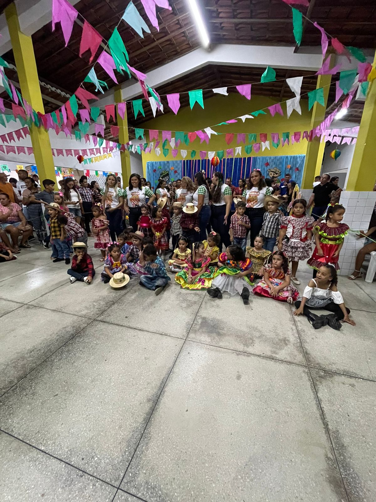 PREFEITURA REALIZA SÃO JOÃO DA CRECHE MUNICIPAL MARIA CANDIDA DA CONCEIÇÃO