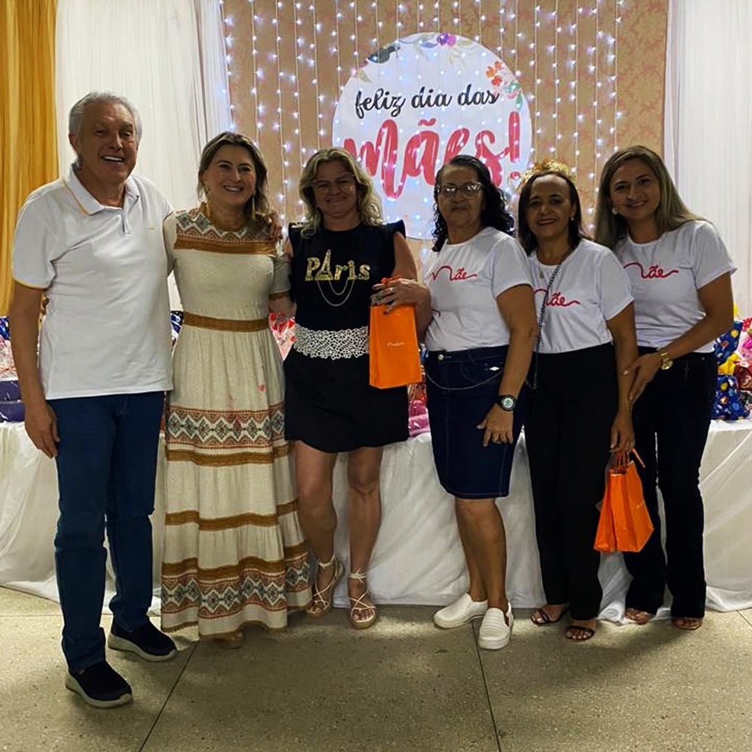 ESCOLA MUNICIPAL PROFESSOR JÚLIO BENEDITO REALIZOU GRANDE FESTA DO DIA DAS MÃES