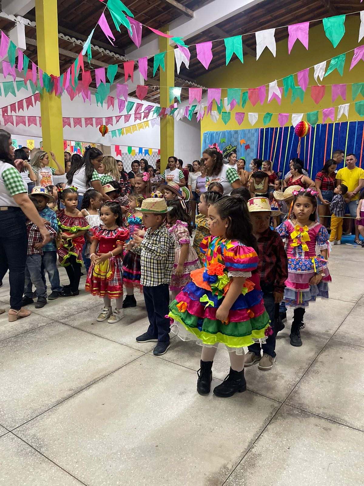 PREFEITURA REALIZA SÃO JOÃO DA CRECHE MUNICIPAL MARIA CANDIDA DA CONCEIÇÃO