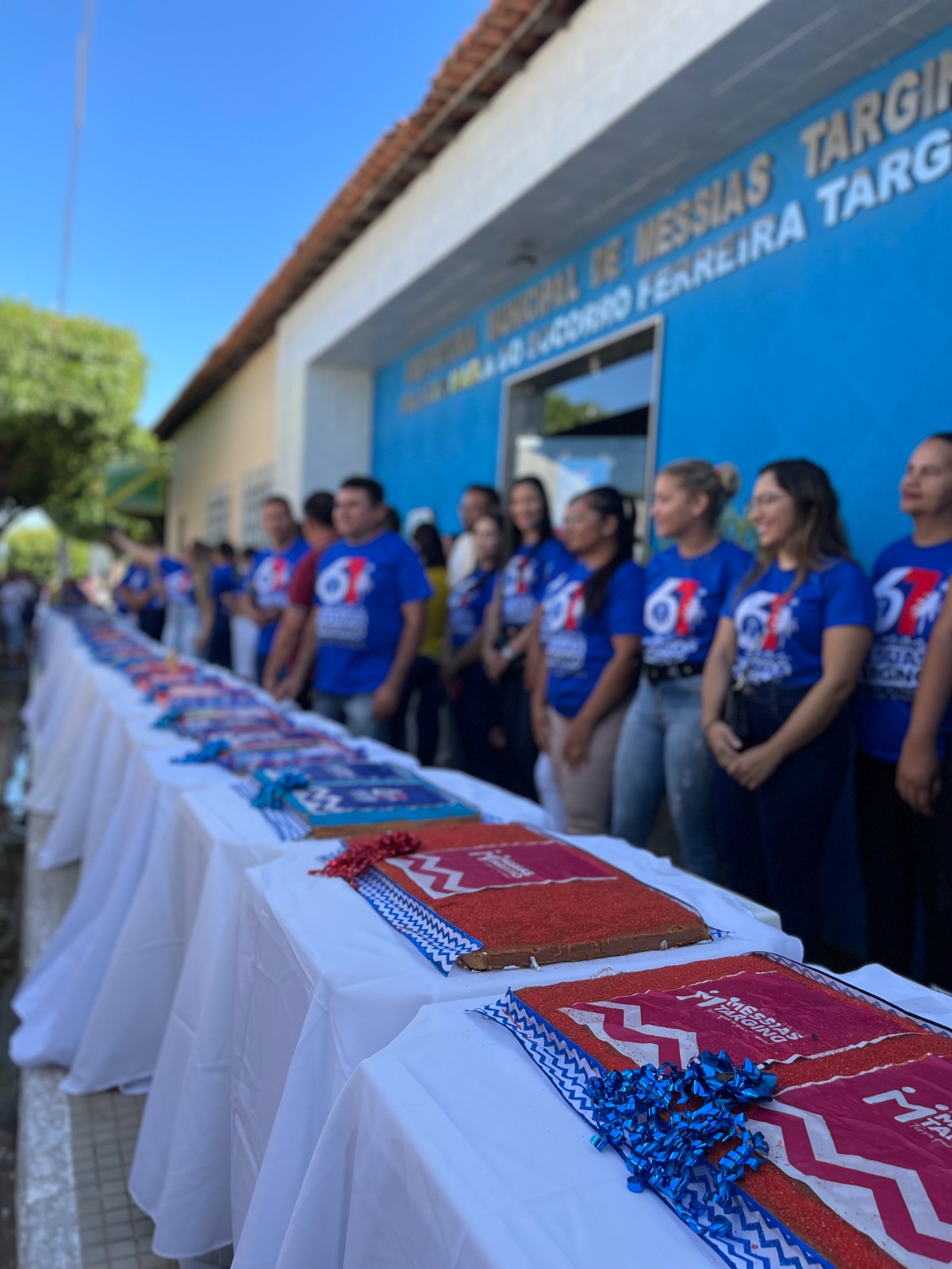 MESSIAS TARGINO CELEBRA 61 ANOS COM O TRADICIONAL BOLO DE 61 METROS