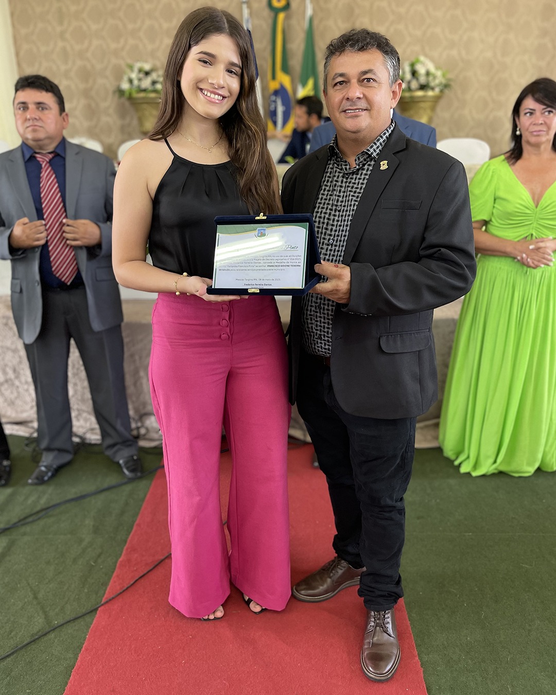 PREFEITA PARTICIPA DE SESSÃO SOLENE DA CÂMARA MUNICIPAL EM HOMENAGEM AOS 61 ANOS DE MESSIAS TARGINO